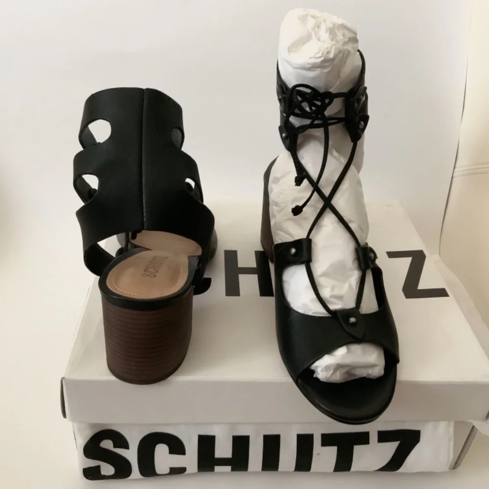 Schutz Monik Black Leather Gladiator Block Heel Sandal Open toe Ankle Strap Pump